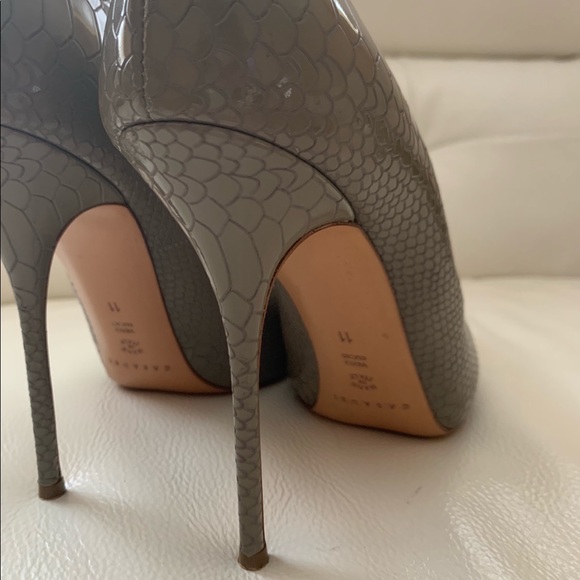 Casadei Snakeskin Pumps WORN ONCE FOR 15 MINS! - Picture 3 of 6